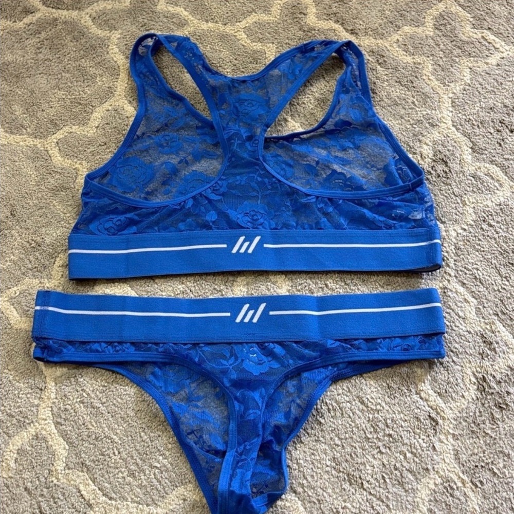 Wayne Lace Set - Picture 2 of 3